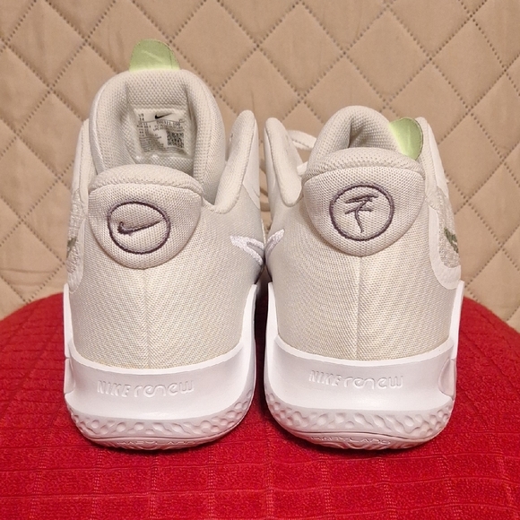 Nike KD Trey 5 Basketball Sneakers main image 2